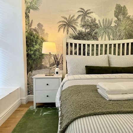 Holiday Home 2Br L 2Ba With Patio-Sleep 6 London Eksteriør billede