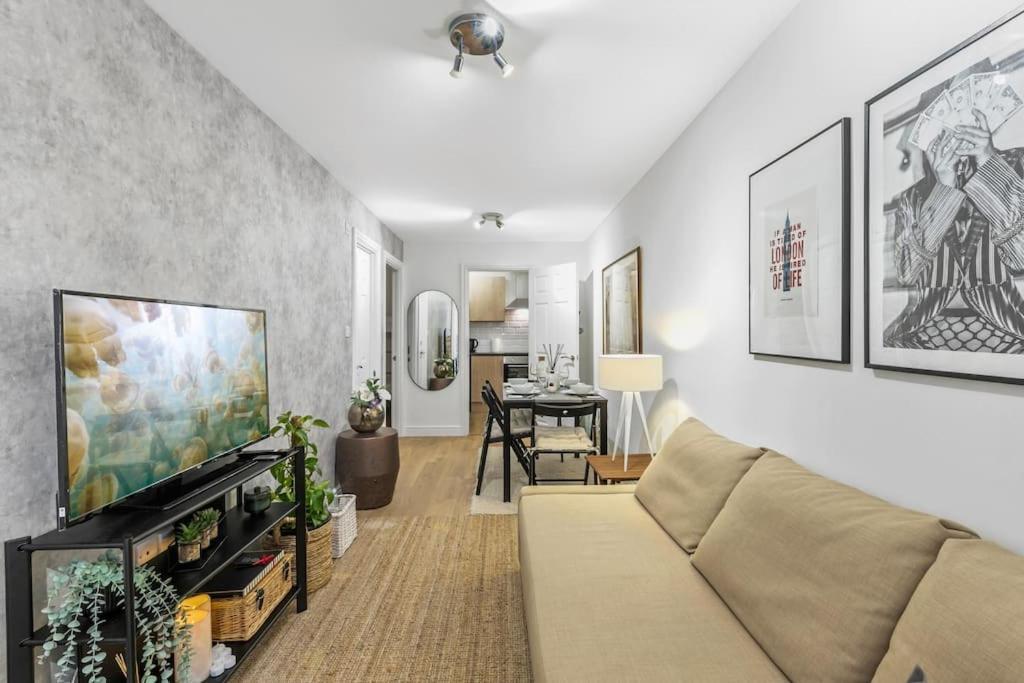 Holiday Home 2Br L 2Ba With Patio-Sleep 6 London Eksteriør billede