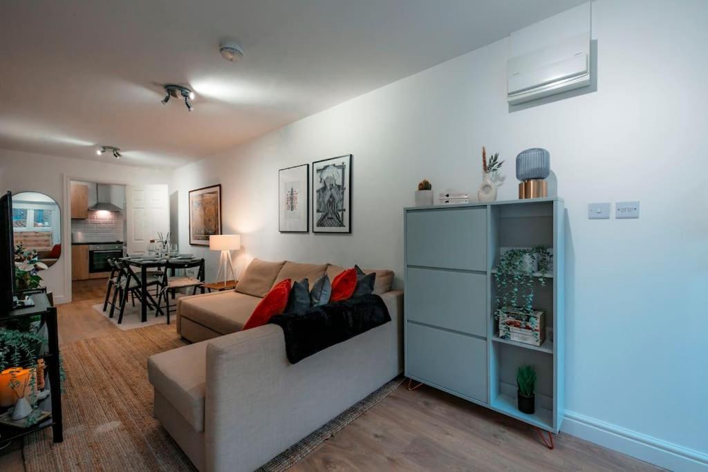 Holiday Home 2Br L 2Ba With Patio-Sleep 6 London Eksteriør billede