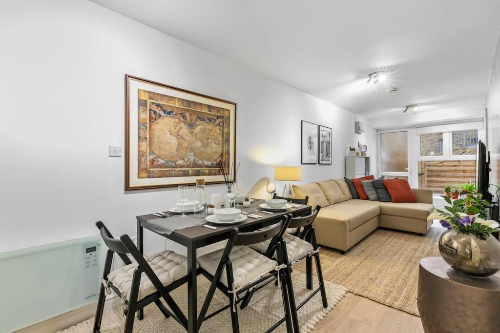 Holiday Home 2Br L 2Ba With Patio-Sleep 6 London Eksteriør billede