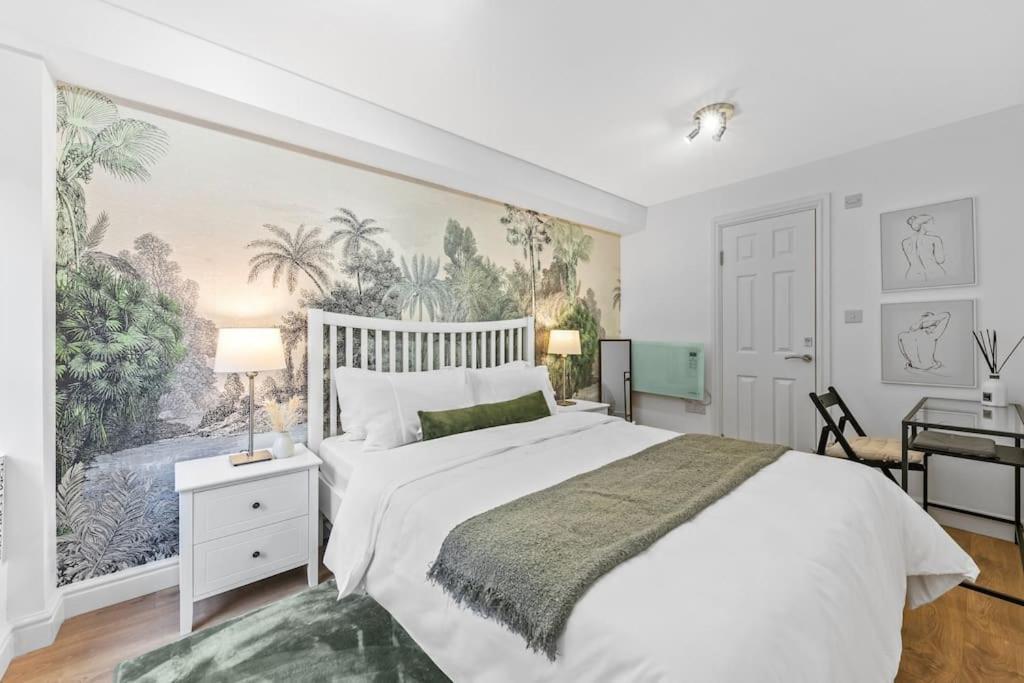 Holiday Home 2Br L 2Ba With Patio-Sleep 6 London Eksteriør billede