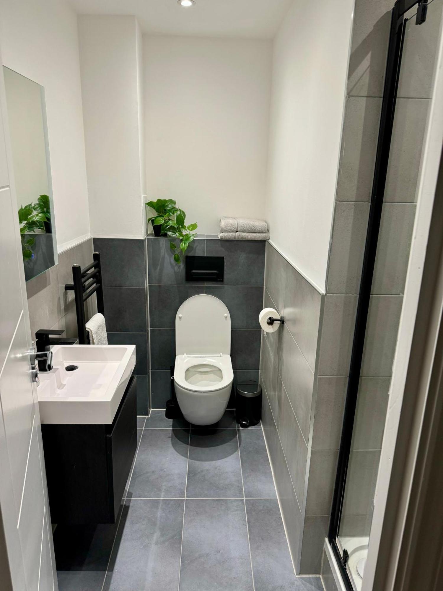 Holiday Home 2Br L 2Ba With Patio-Sleep 6 London Eksteriør billede
