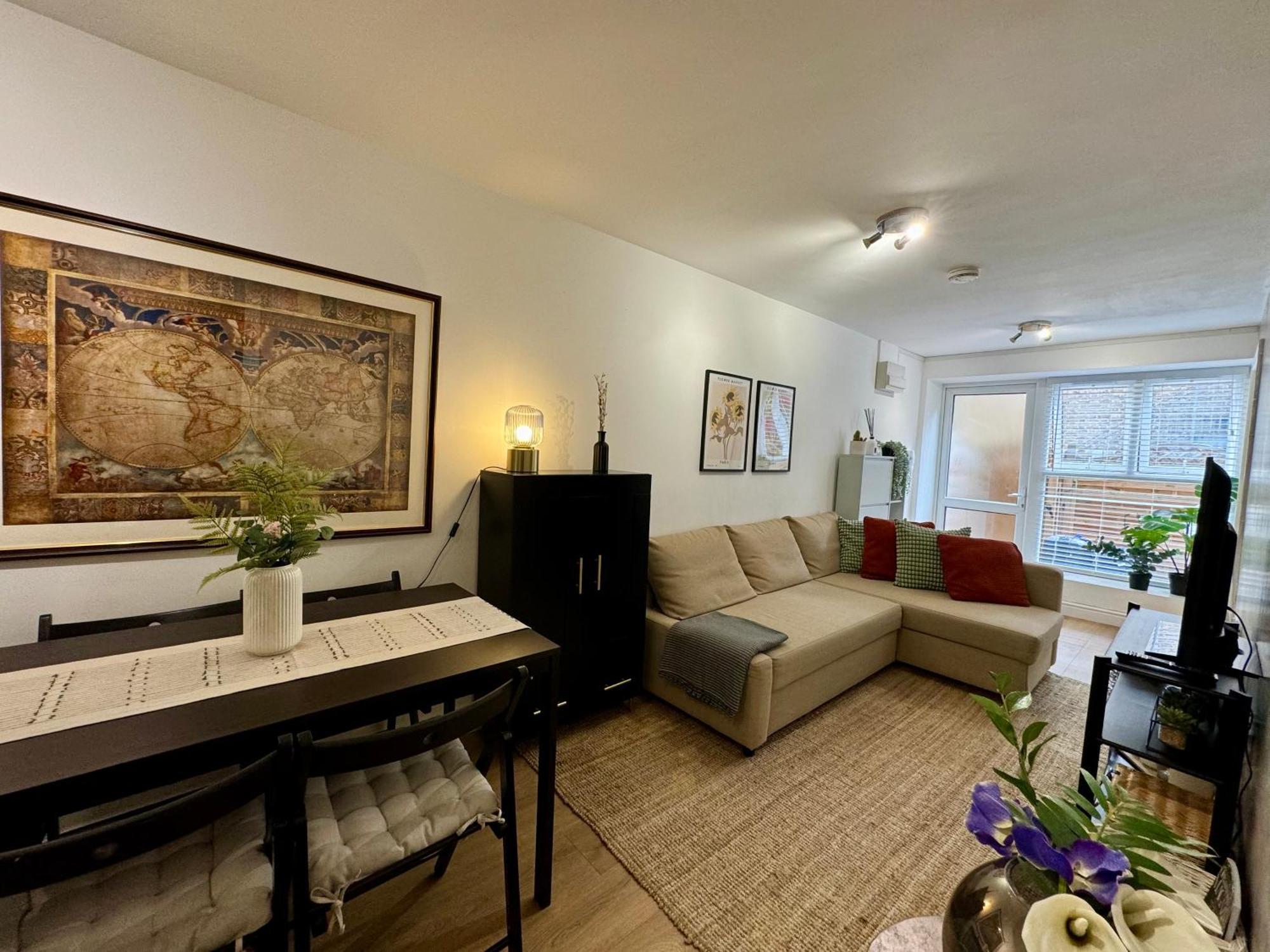 Holiday Home 2Br L 2Ba With Patio-Sleep 6 London Eksteriør billede