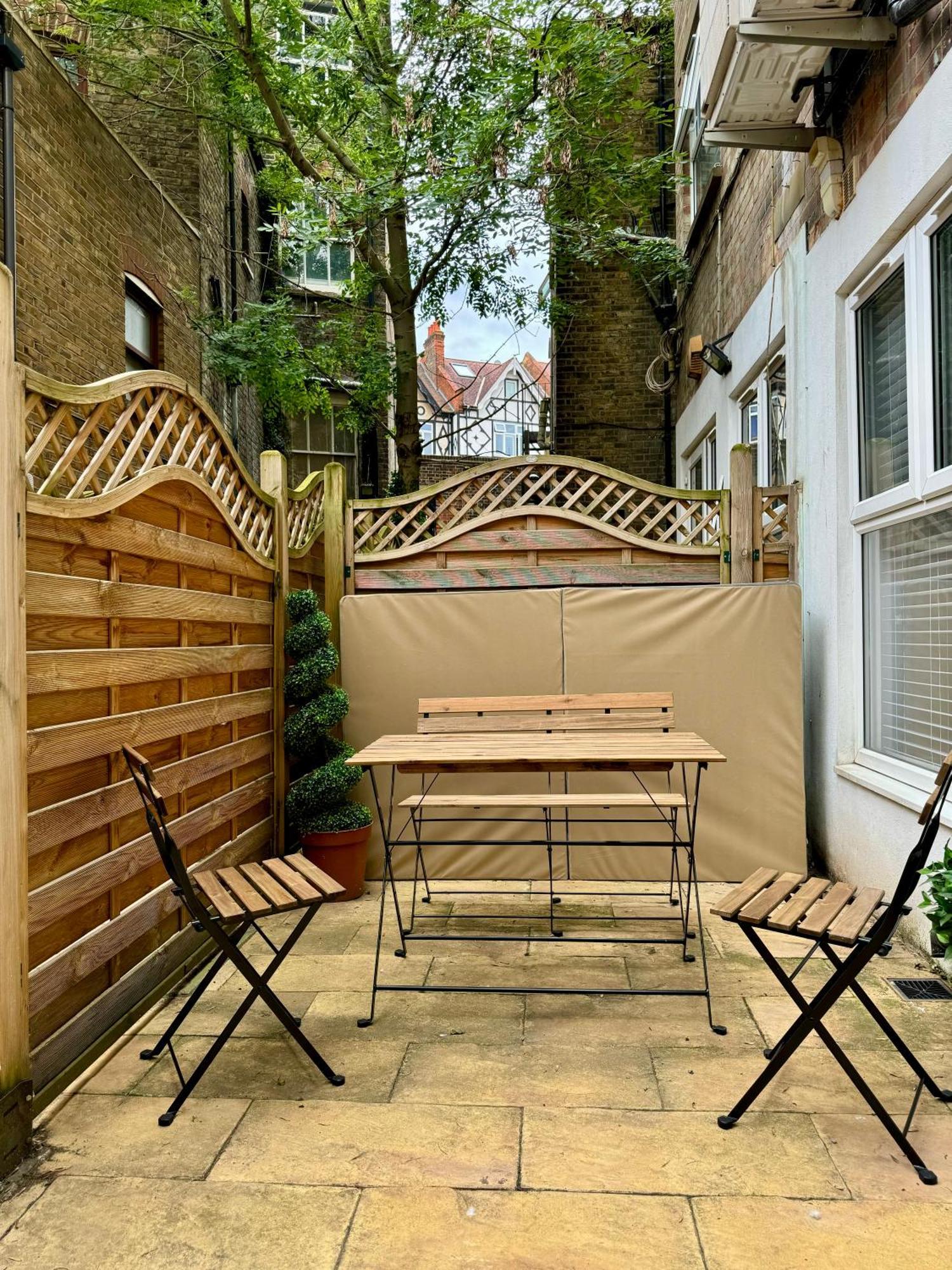 Holiday Home 2Br L 2Ba With Patio-Sleep 6 London Eksteriør billede